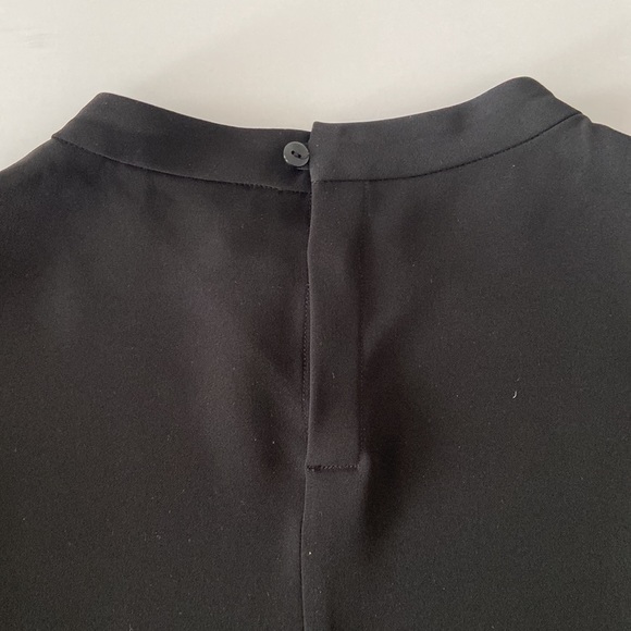 UNIQLO black top - Picture 4 of 4